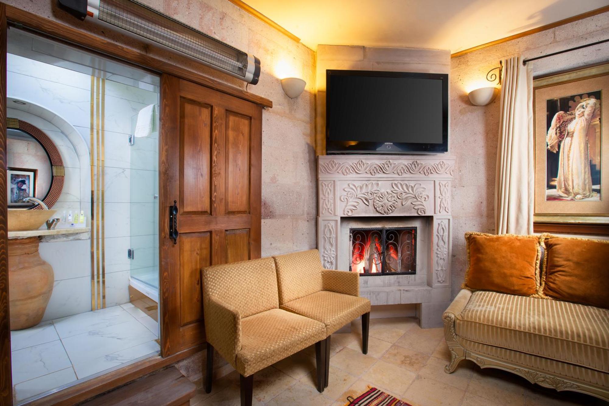 אוצ'יסר Cappadocia Fairy Chimneys Selfie Cave Hotels - Special Class מראה חיצוני תמונה